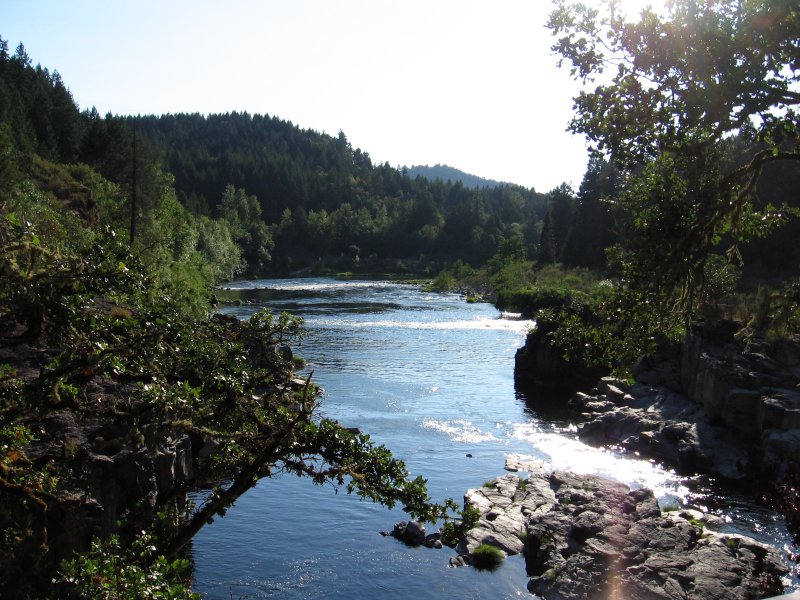 http://www.welton.it/photos/oregon_summer_2006-valley/colliding_rivers.jpg